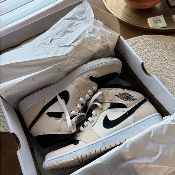 Nike Jordan 1-Barely Orange